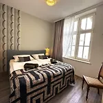 Villakrocker - Elberadweg Trifft Wandkunstwerk * Burg bei Magdeburg