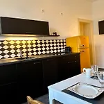 Villakrocker - Elberadweg Trifft Wandkunstwerk *