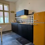 Villakrocker - Elberadweg Trifft Wandkunstwerk Burg bei Magdeburg