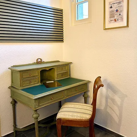 Villakrocker - Elberadweg Trifft Wandkunstwerk *