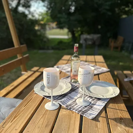 Villakrocker - Elberadweg Trifft Wandkunstwerk Διαμέρισμα