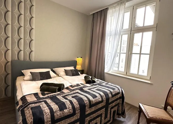 Villakrocker - Elberadweg Trifft Wandkunstwerk * Burg bei Magdeburg