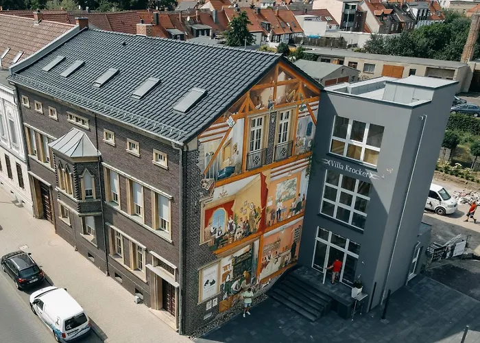 Villakrocker - Elberadweg Trifft Wandkunstwerk *