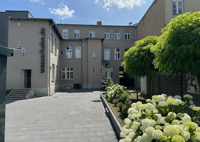 Villakrocker - Elberadweg Trifft Wandkunstwerk Lägenhet