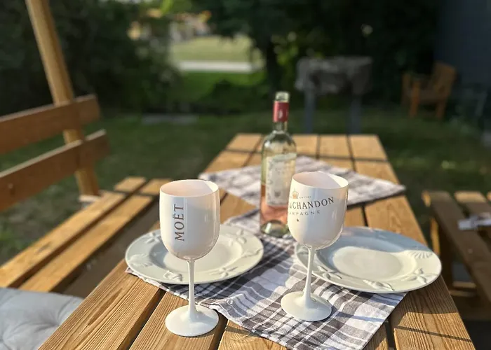 Villakrocker - Elberadweg Trifft Wandkunstwerk Lägenhet