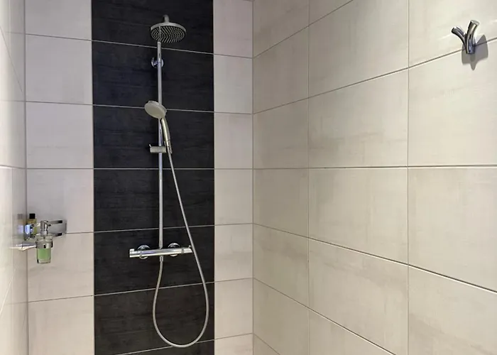 Villakrocker - Elberadweg Trifft Wandkunstwerk Appartement