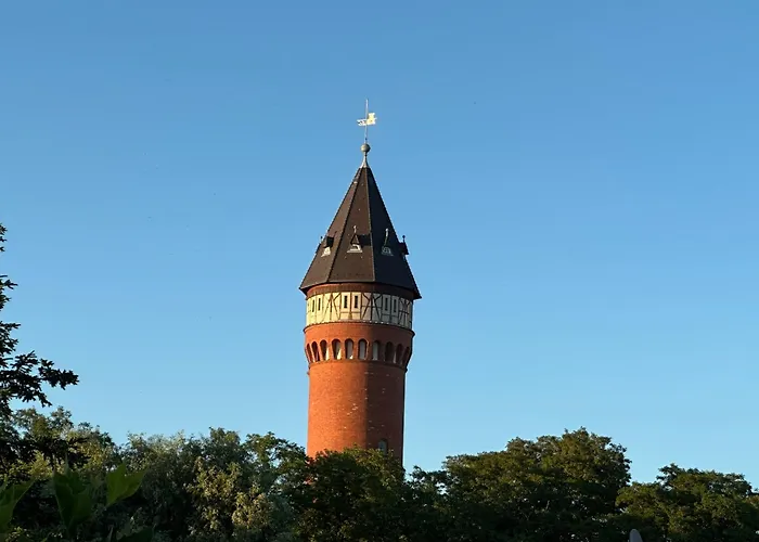 Villakrocker - Elberadweg Trifft Wandkunstwerk